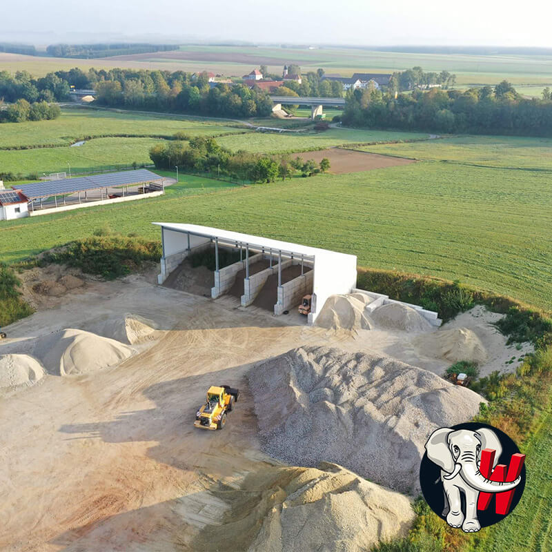 Materiallager für Baustoffe von oben.